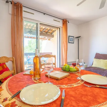 Le Weekend By Interhome * La Madrague