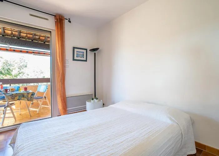 Le Weekend By Interhome Apartment La Madrague
